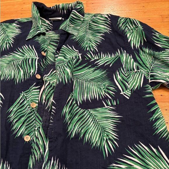 Rain Forest Cafe Souvenir navy/green leaf lightweight button down short sleeve - Picture 2 of 4